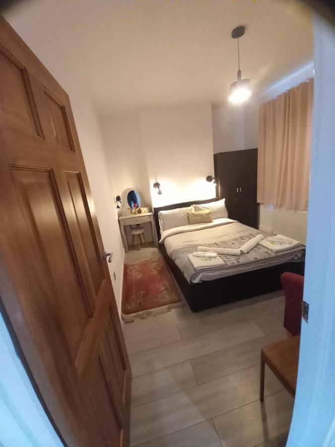 סאות'אנד און סי Luxury Holiday Home, Near Beach מראה חיצוני תמונה