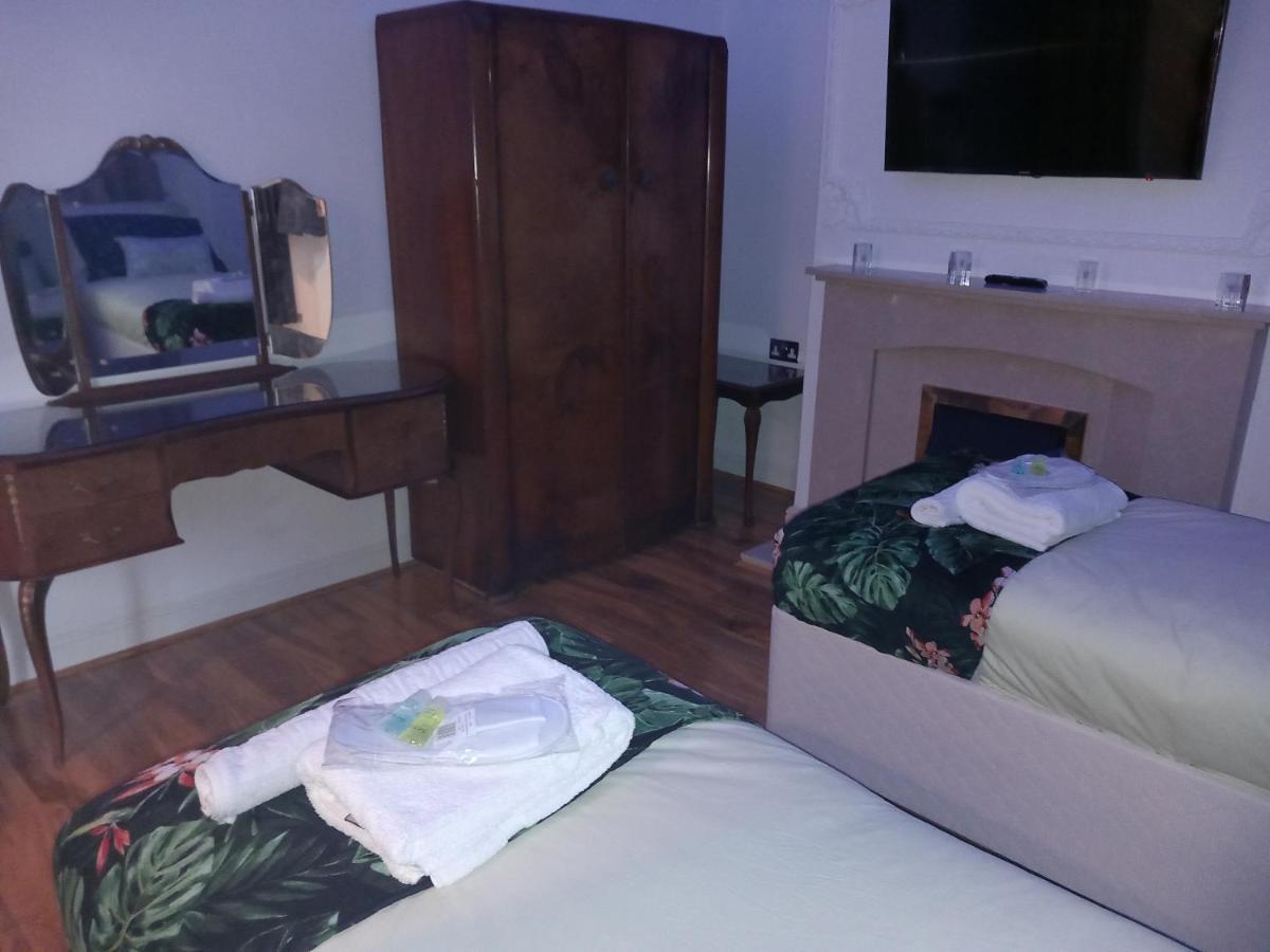 סאות'אנד און סי Luxury Holiday Home, Near Beach מראה חיצוני תמונה